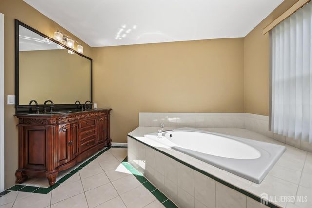 2 Verdi Road, Monroe, NJ 08831