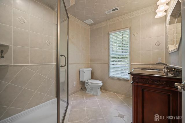 2 Verdi Road, Monroe, NJ 08831