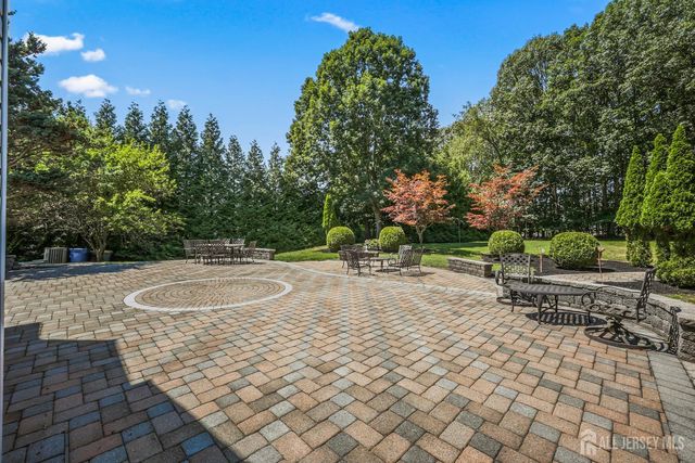 2 Verdi Road, Monroe, NJ 08831