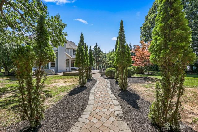 2 Verdi Road, Monroe, NJ 08831
