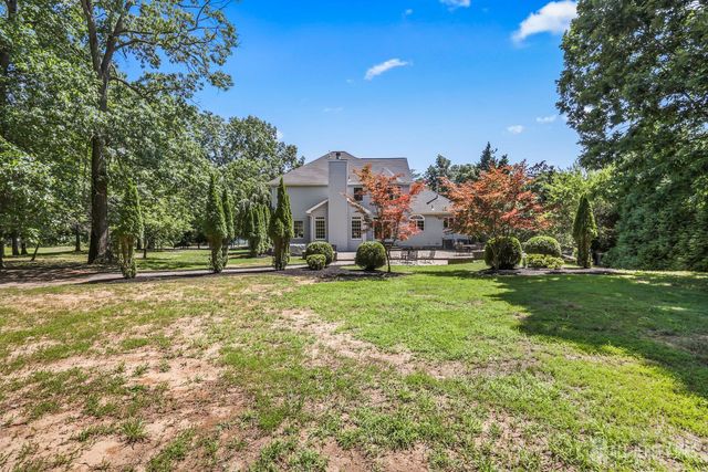 2 Verdi Road, Monroe, NJ 08831