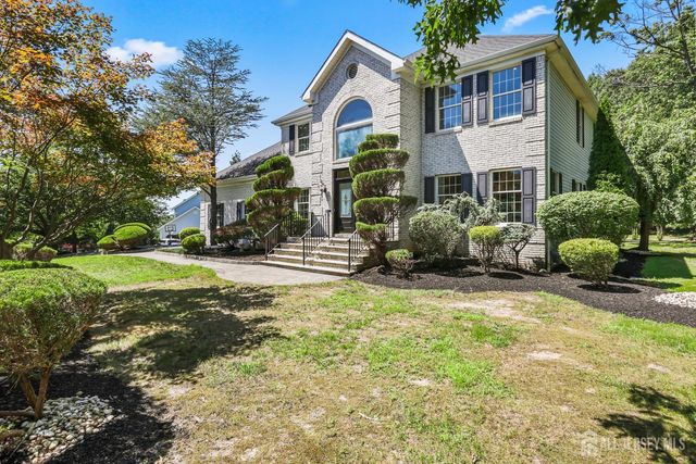 2 Verdi Road, Monroe, NJ 08831