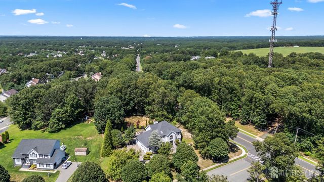 2 Verdi Road, Monroe, NJ 08831