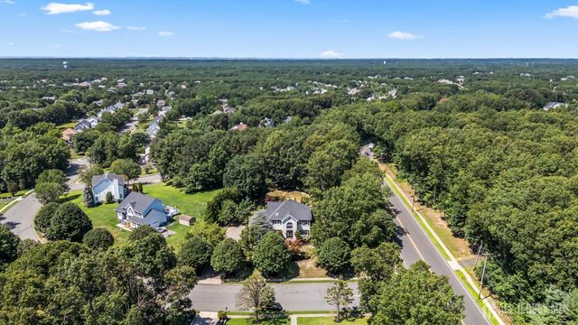 2 Verdi Road, Monroe, NJ 08831