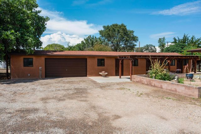 965 W BOSQUE Loop, Bosque Farms, NM 87068