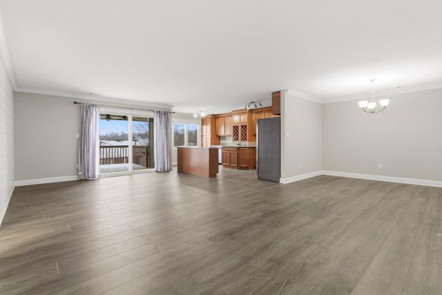 2545 E Lakeshore Drive A71, Crown Point, IN 46307