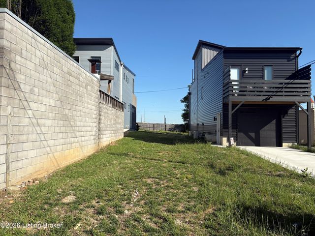 1014 Hull St, Louisville, KY 40204