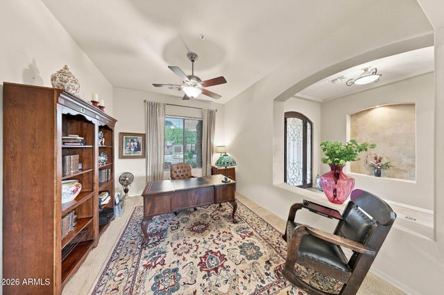 11378 E CAVEDALE Drive E, Scottsdale, AZ 85262
