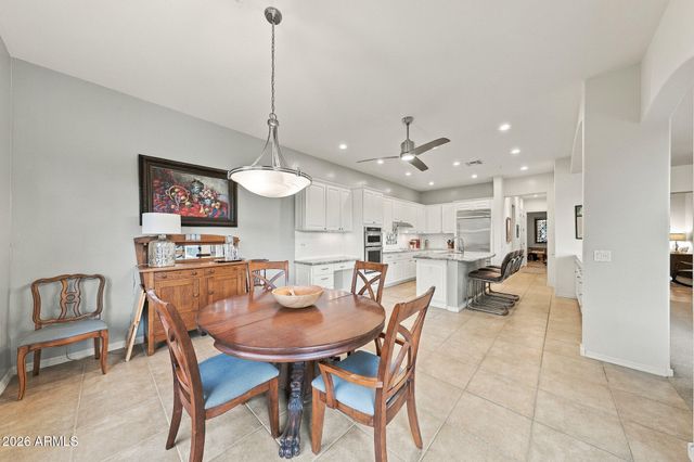 11378 E CAVEDALE Drive E, Scottsdale, AZ 85262