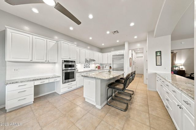 11378 E CAVEDALE Drive E, Scottsdale, AZ 85262