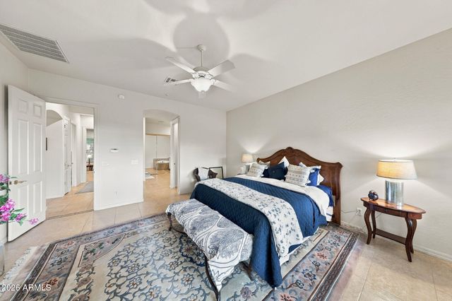11378 E CAVEDALE Drive E, Scottsdale, AZ 85262