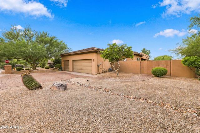 11378 E CAVEDALE Drive E, Scottsdale, AZ 85262