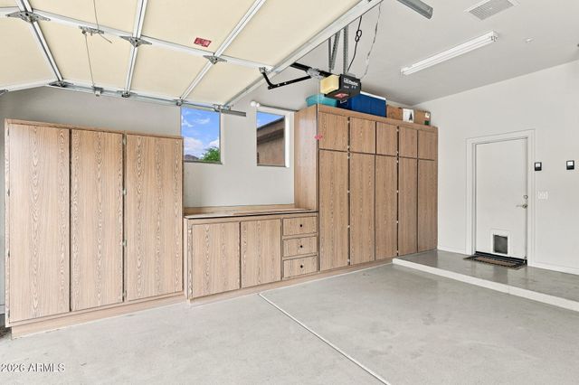11378 E CAVEDALE Drive E, Scottsdale, AZ 85262
