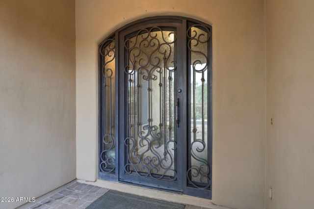 11378 E CAVEDALE Drive E, Scottsdale, AZ 85262