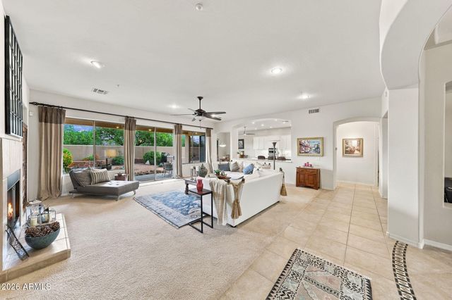 11378 E CAVEDALE Drive E, Scottsdale, AZ 85262