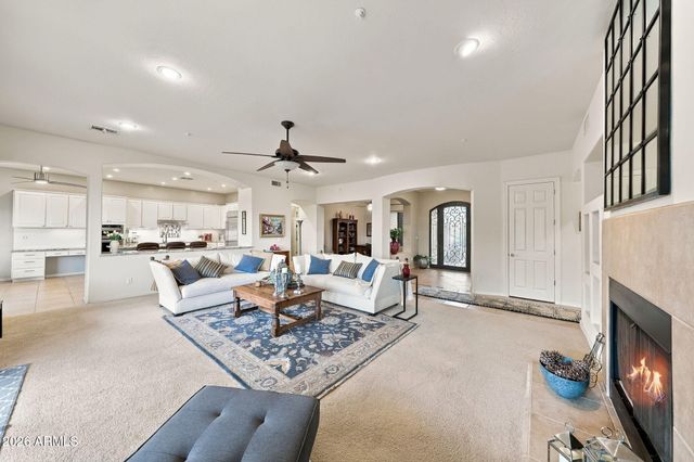 11378 E CAVEDALE Drive E, Scottsdale, AZ 85262