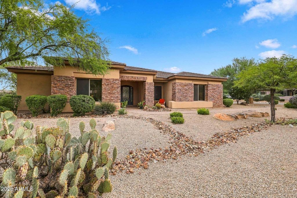 11378 E CAVEDALE Drive E, Scottsdale, AZ 85262