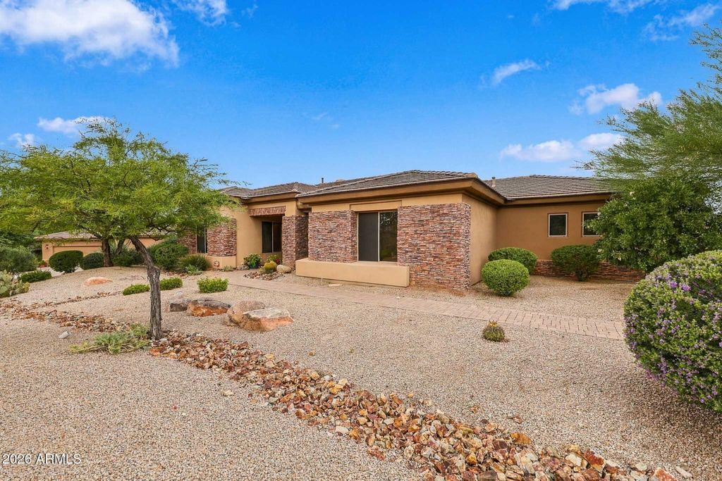 11378 E CAVEDALE Drive E, Scottsdale, AZ 85262 — photo 3