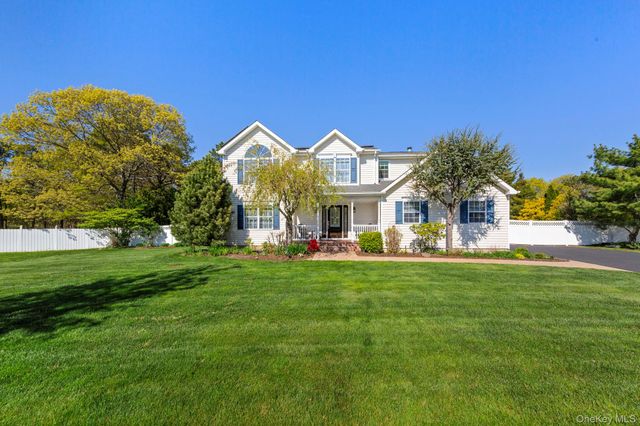 47 Jordan Drive, Medford, NY 11763