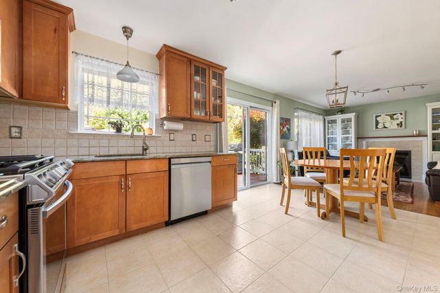 47 Jordan Drive, Medford, NY 11763