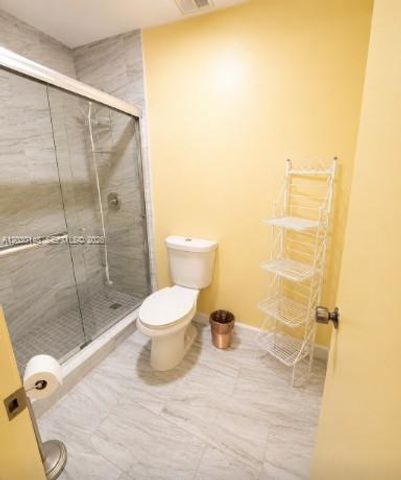 9013 SW 8th Ter, Miami, FL 33174