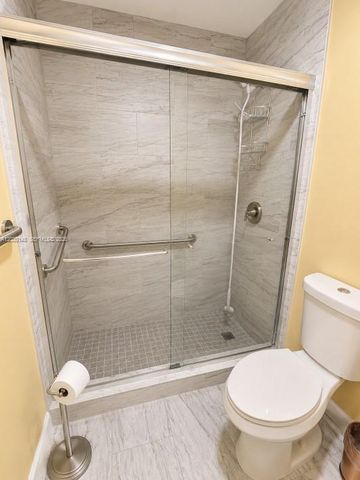 9013 SW 8th Ter, Miami, FL 33174