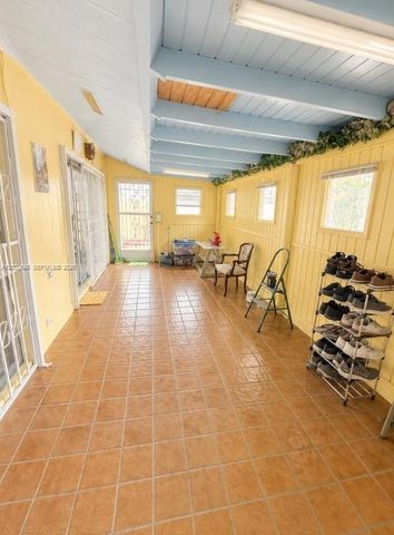 9013 SW 8th Ter, Miami, FL 33174