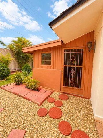 9013 SW 8th Ter, Miami, FL 33174
