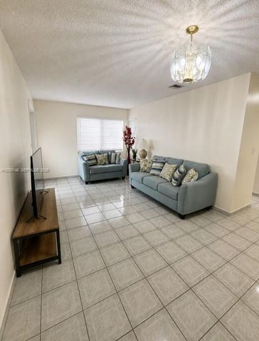 9013 SW 8th Ter, Miami, FL 33174