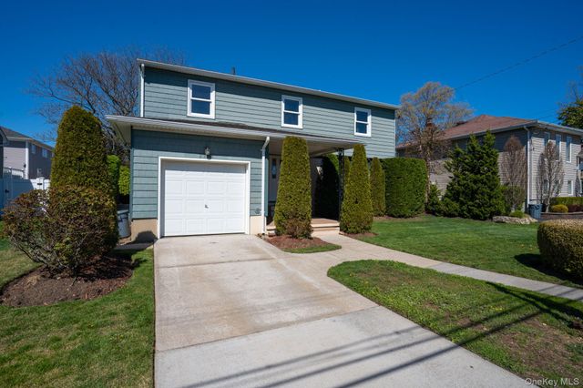 2386 Hampton Avenue, Seaford, NY 11783