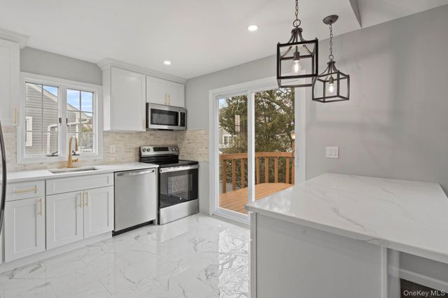 2386 Hampton Avenue, Seaford, NY 11783