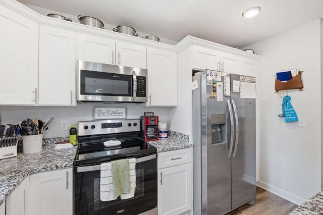 143 Coles Ferry Rd, Gallatin, TN 37066