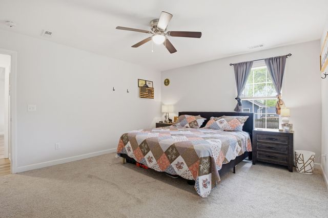 143 Coles Ferry Rd, Gallatin, TN 37066