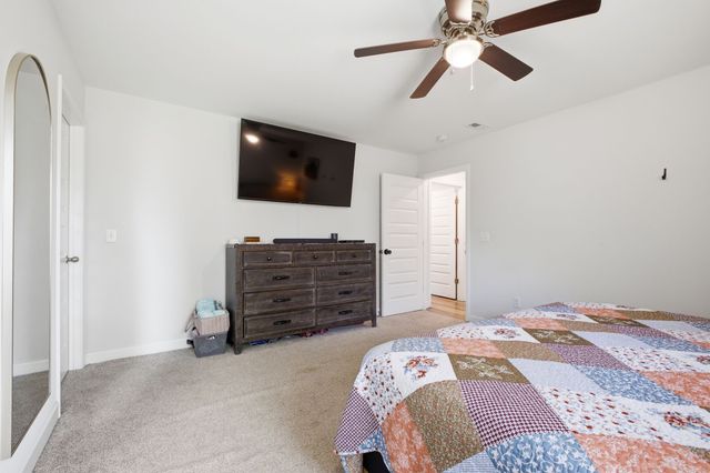 143 Coles Ferry Rd, Gallatin, TN 37066