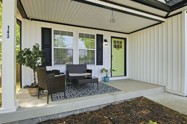 143 Coles Ferry Rd, Gallatin, TN 37066