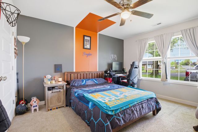 143 Coles Ferry Rd, Gallatin, TN 37066