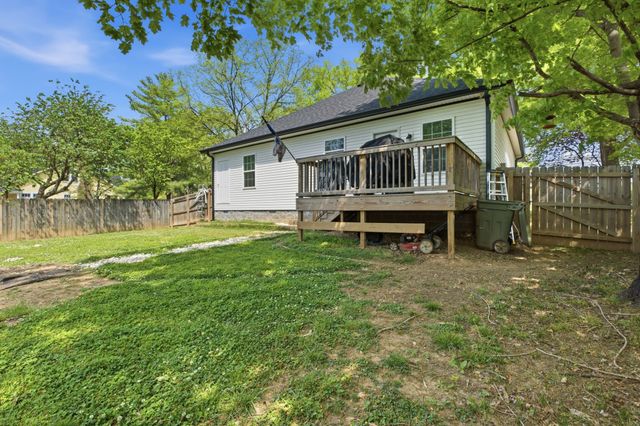 143 Coles Ferry Rd, Gallatin, TN 37066