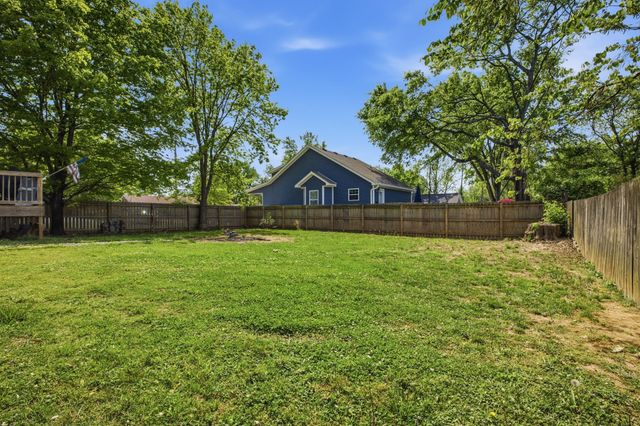 143 Coles Ferry Rd, Gallatin, TN 37066