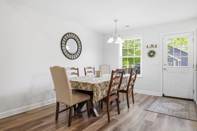 143 Coles Ferry Rd, Gallatin, TN 37066