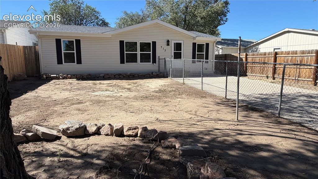 713 Santa Barbara Avenue, Pueblo, CO 81005