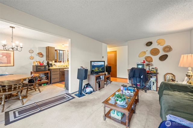 13215 35th Avenue NE, Seattle, WA 98125