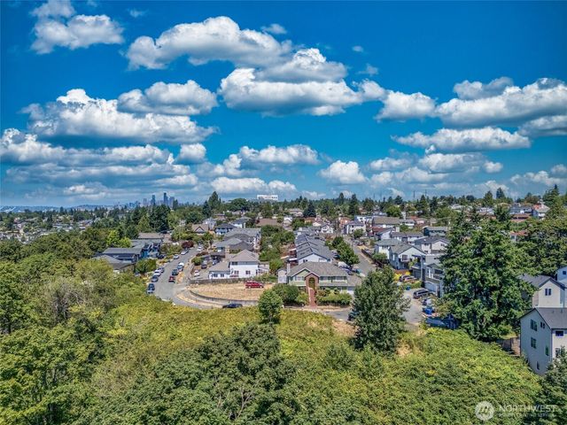 2001 S Raymond Street, Seattle, WA 98108