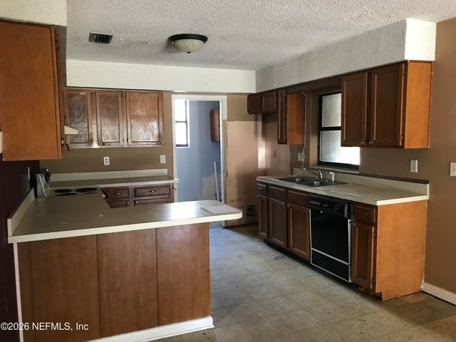 8657 PINE PARK Drive, Jacksonville, FL 32219