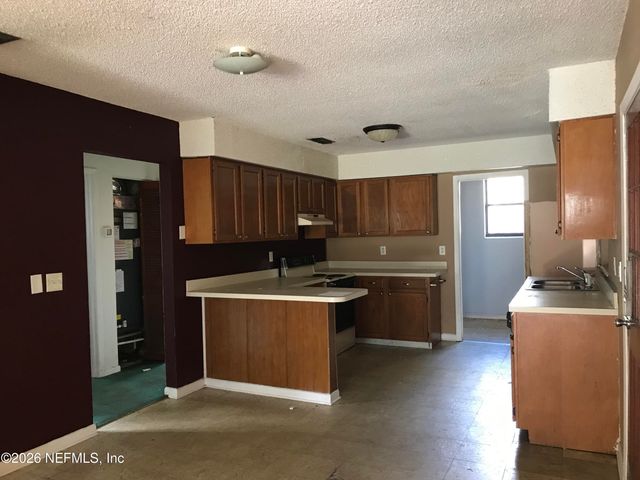 8657 PINE PARK Drive, Jacksonville, FL 32219