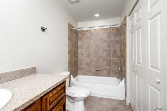 210 15th E 60, Tuscaloosa, AL 35401