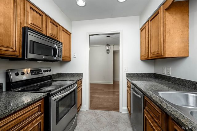 210 15th E 60, Tuscaloosa, AL 35401
