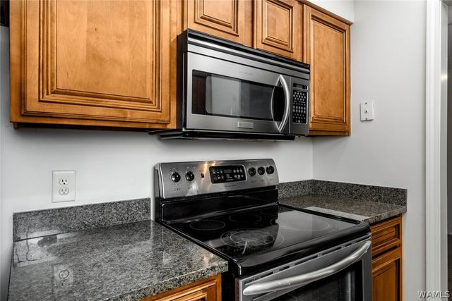 210 15th E 60, Tuscaloosa, AL 35401