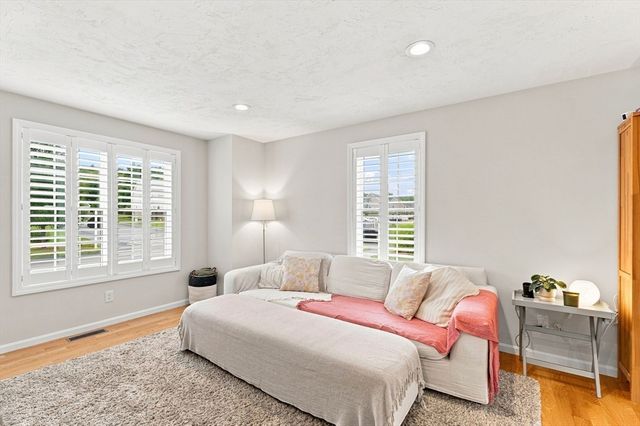 59 Riley Rd 59, Tyngsborough, MA 01879