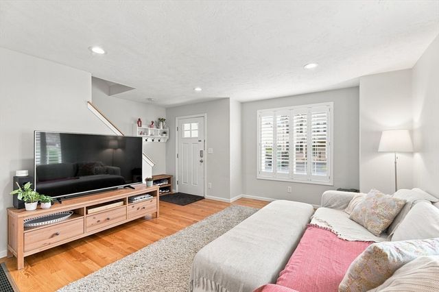 59 Riley Rd 59, Tyngsborough, MA 01879