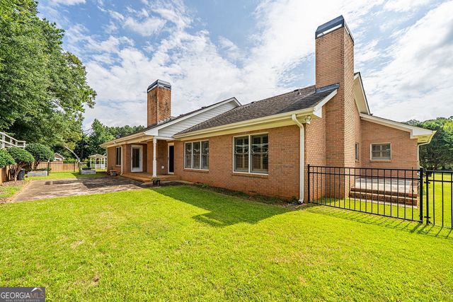 210 Wildwood Drive, Cartersville, GA 30120